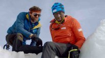 кадри з фільму Сходження / 1+Еверест